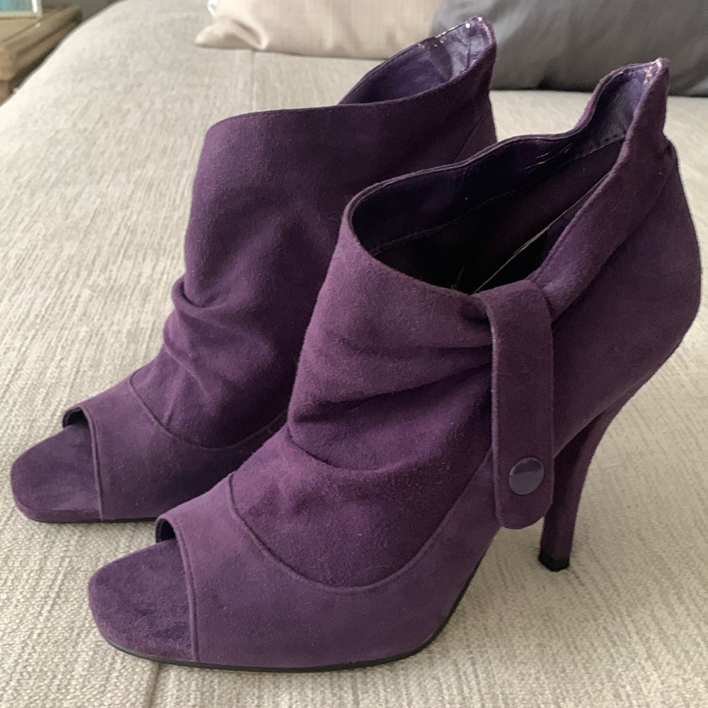 Women's Steve Madden Luxe Midory Purple High Heel Peep Toes Buckle Stiletto 6.5M